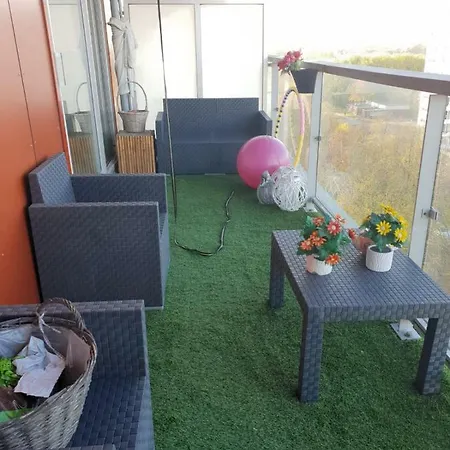 아파트 Spacious 2-bedroom Apartment, Perfect Location! *