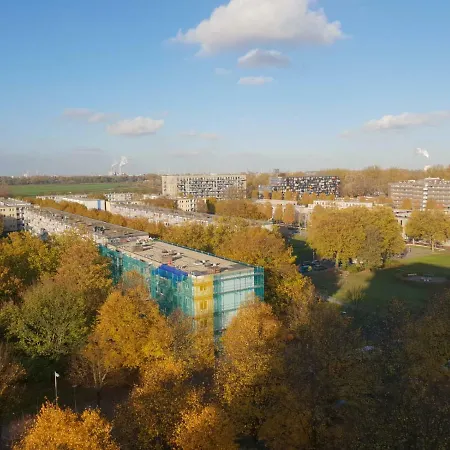 Spacious 2-bedroom Apartment, Perfect Location! Apartman