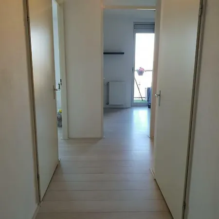 Spacious 2-bedroom Apartment, Perfect Location! Ámsterdam