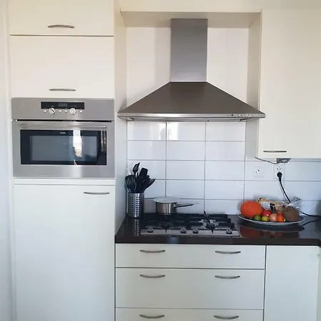Spacious 2-bedroom Apartment, Perfect Location! Amsterdam