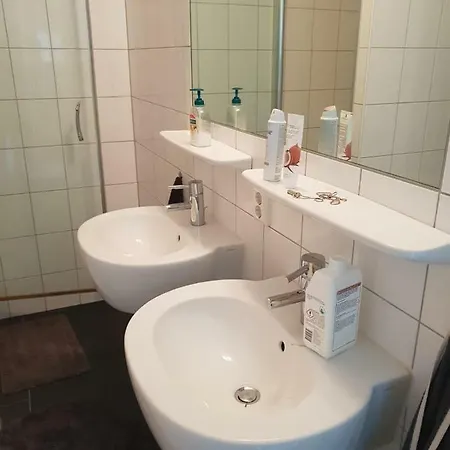 Spacious 2-bedroom Apartment, Perfect Location! Apartment *